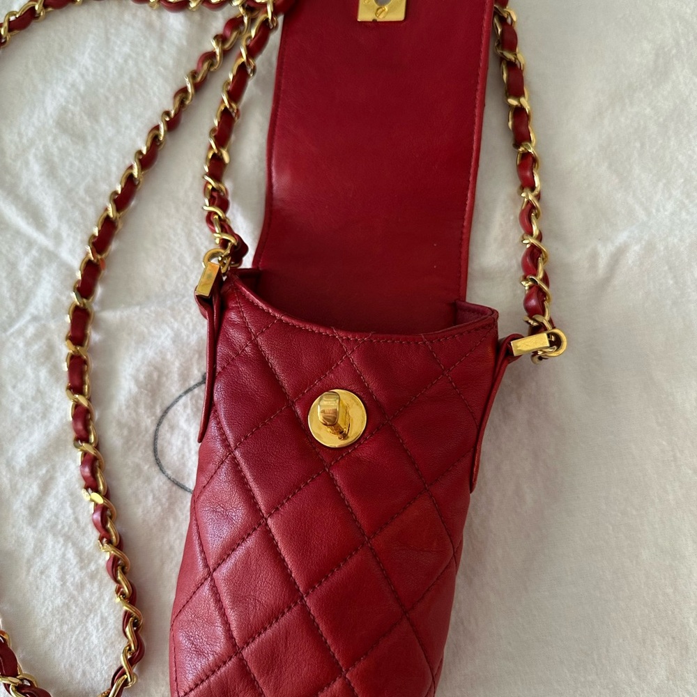 CHANEL Scarlet Quilted Wristlet - Picture 6 of 16